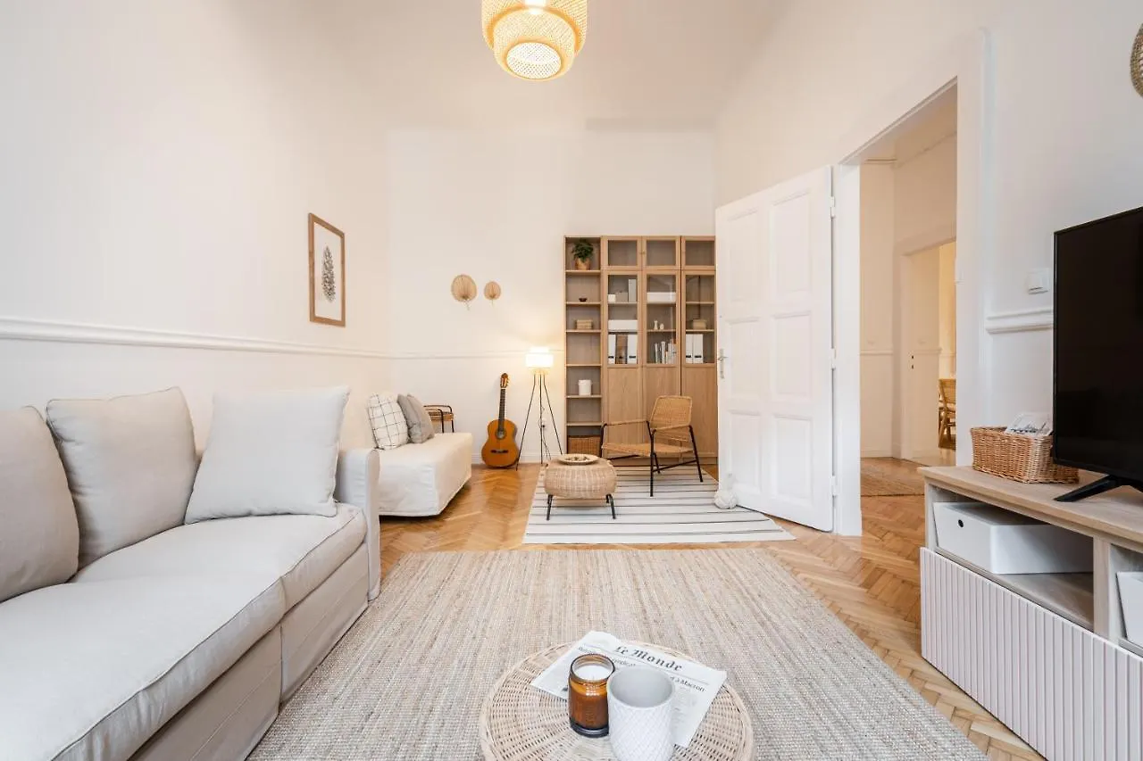 Sassy Lee Apartment Budapest